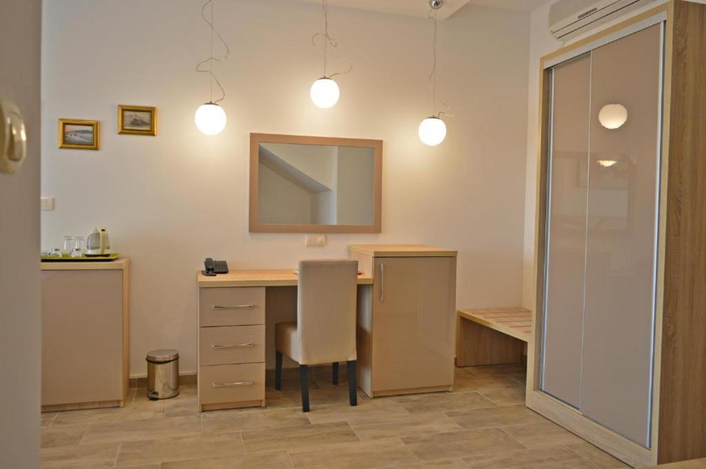 Hotel Freiburg Ulcinj Eksteriør billede