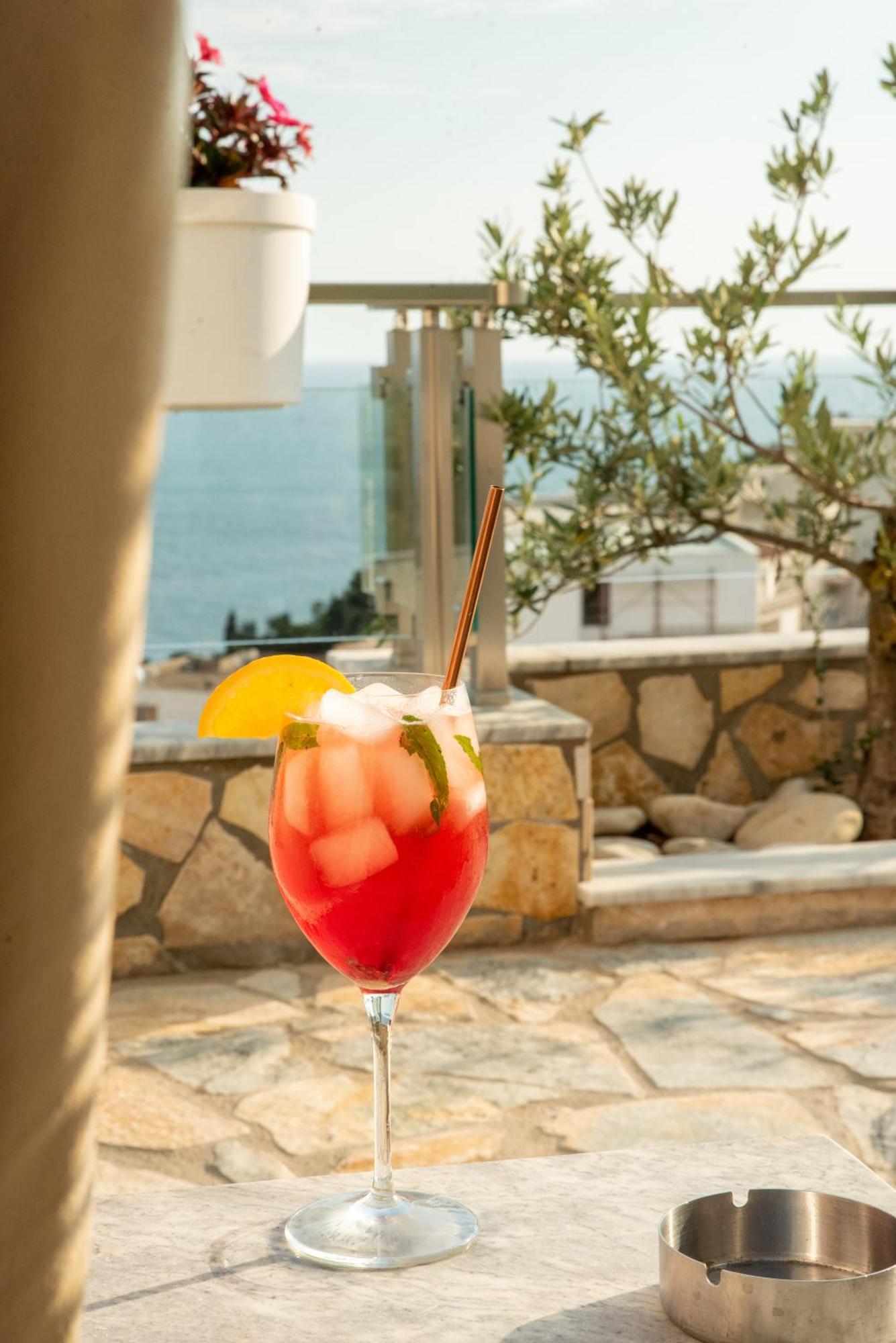 Hotel Freiburg Ulcinj Eksteriør billede