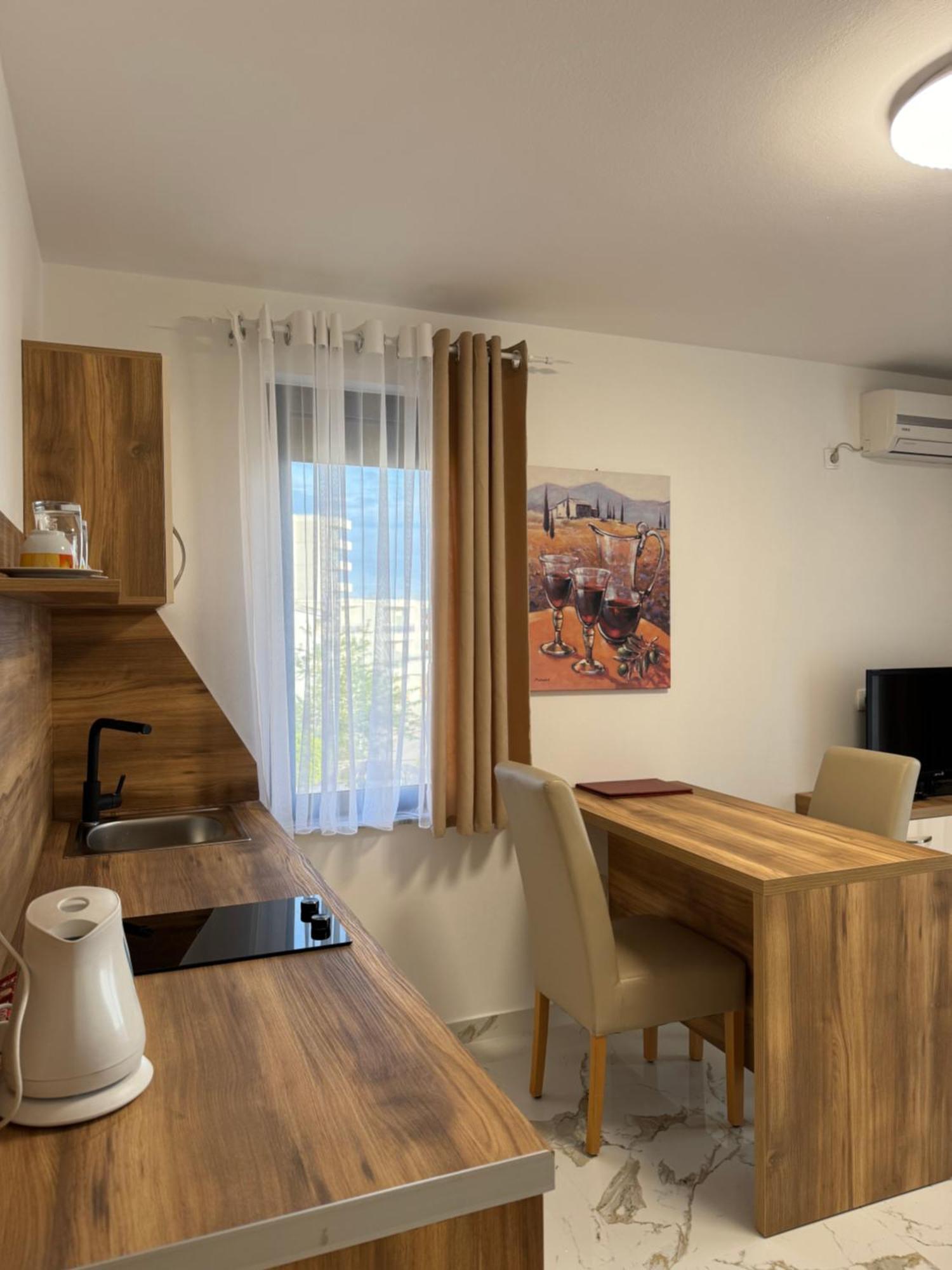 Hotel Freiburg Ulcinj Eksteriør billede
