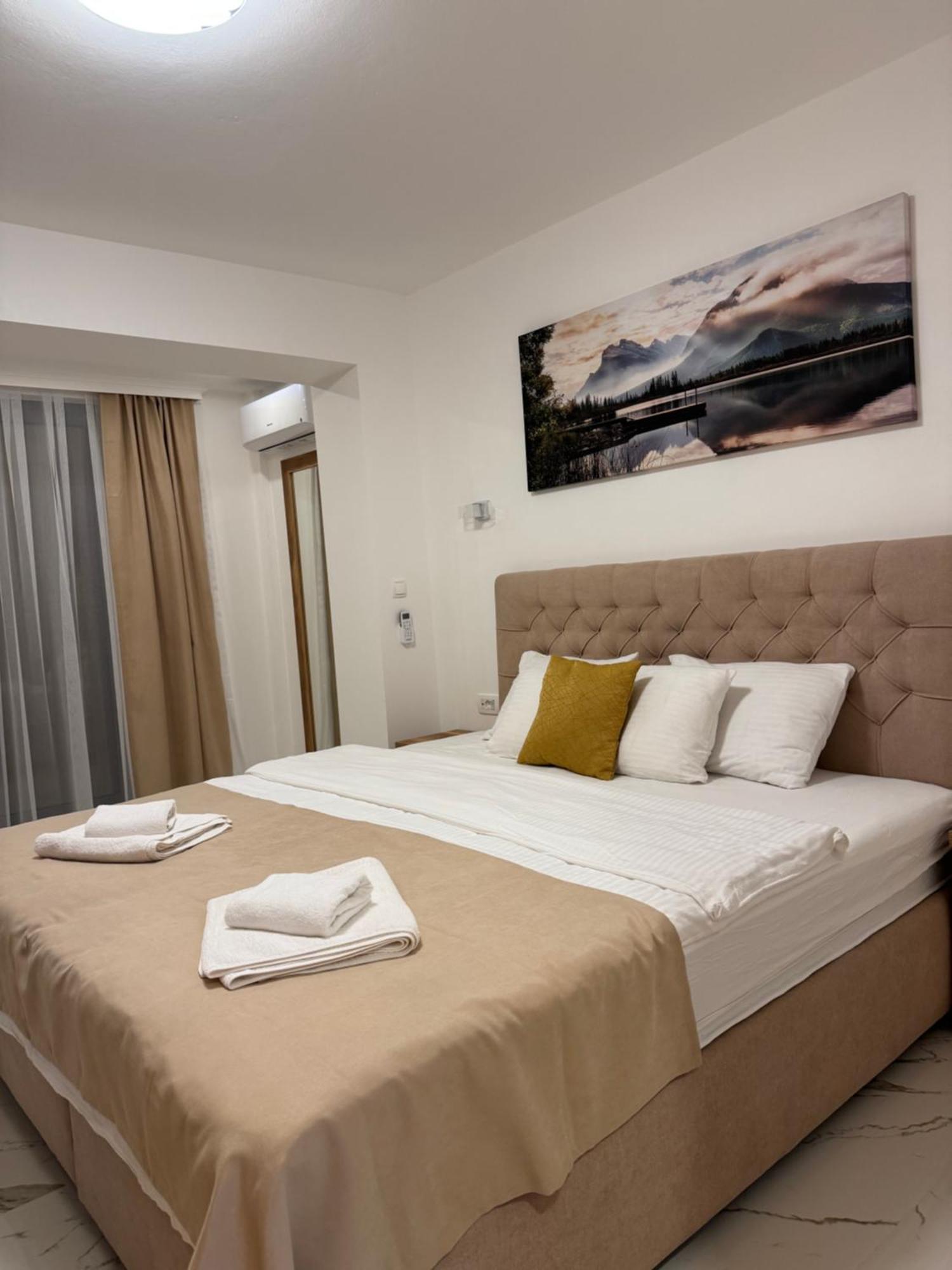 Hotel Freiburg Ulcinj Eksteriør billede