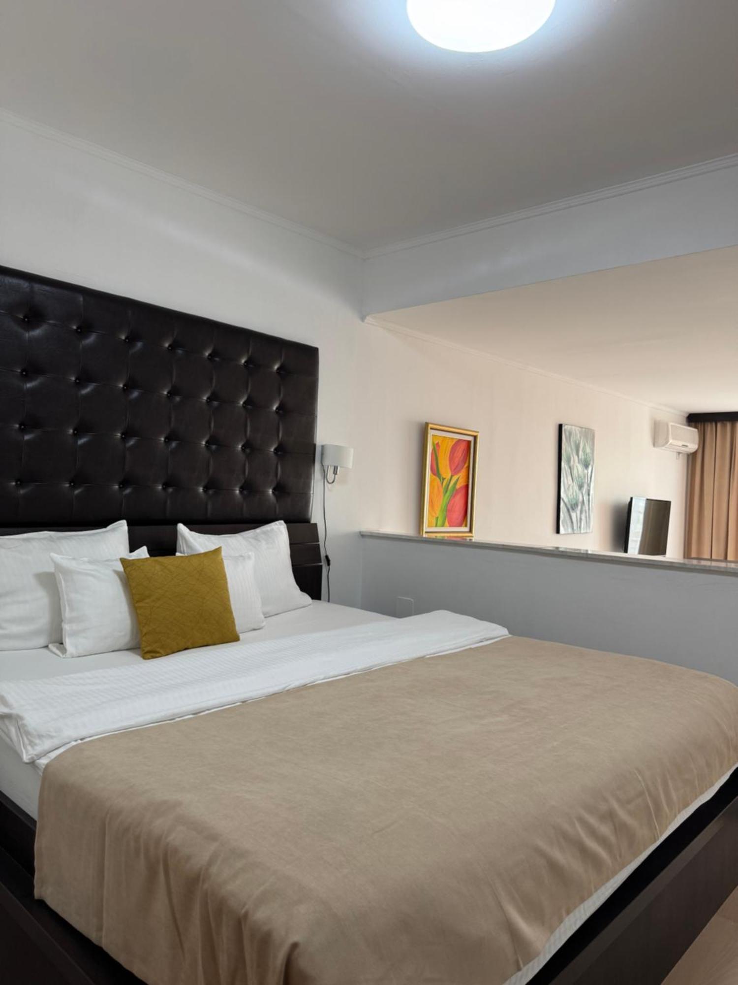 Hotel Freiburg Ulcinj Eksteriør billede