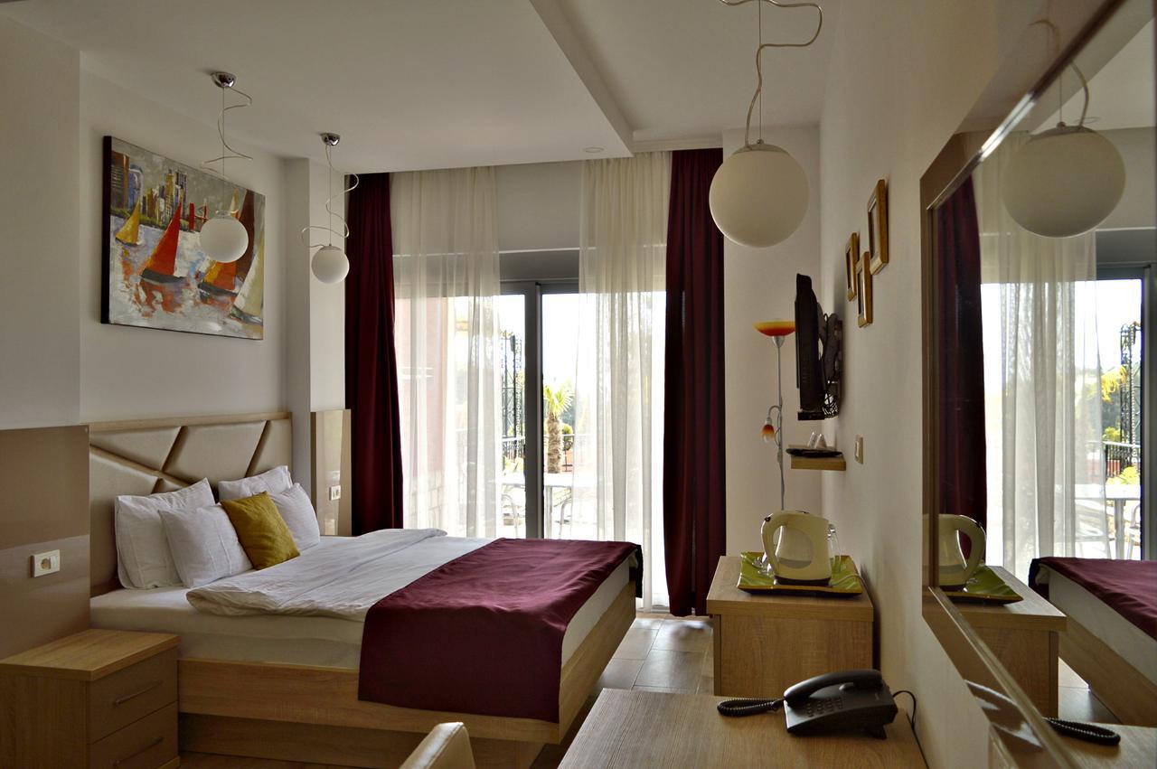 Hotel Freiburg Ulcinj Eksteriør billede