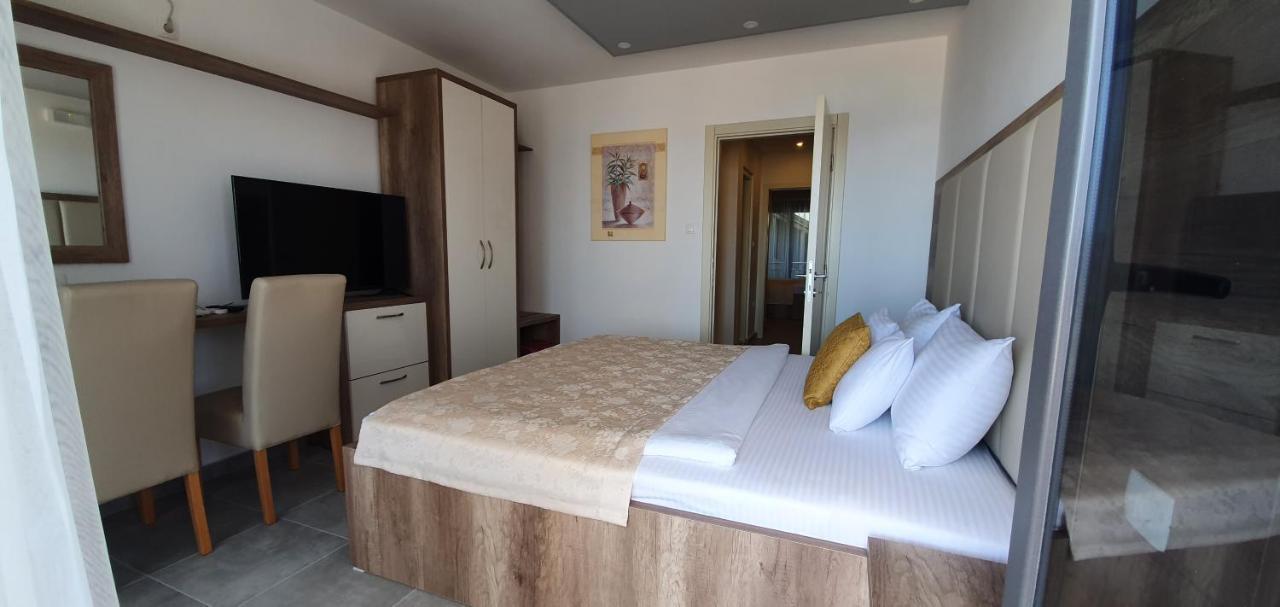 Hotel Freiburg Ulcinj Eksteriør billede